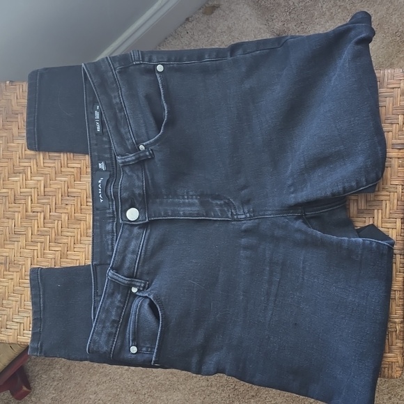 Tahari Kelly classic skinny jeans - Picture 1 of 5